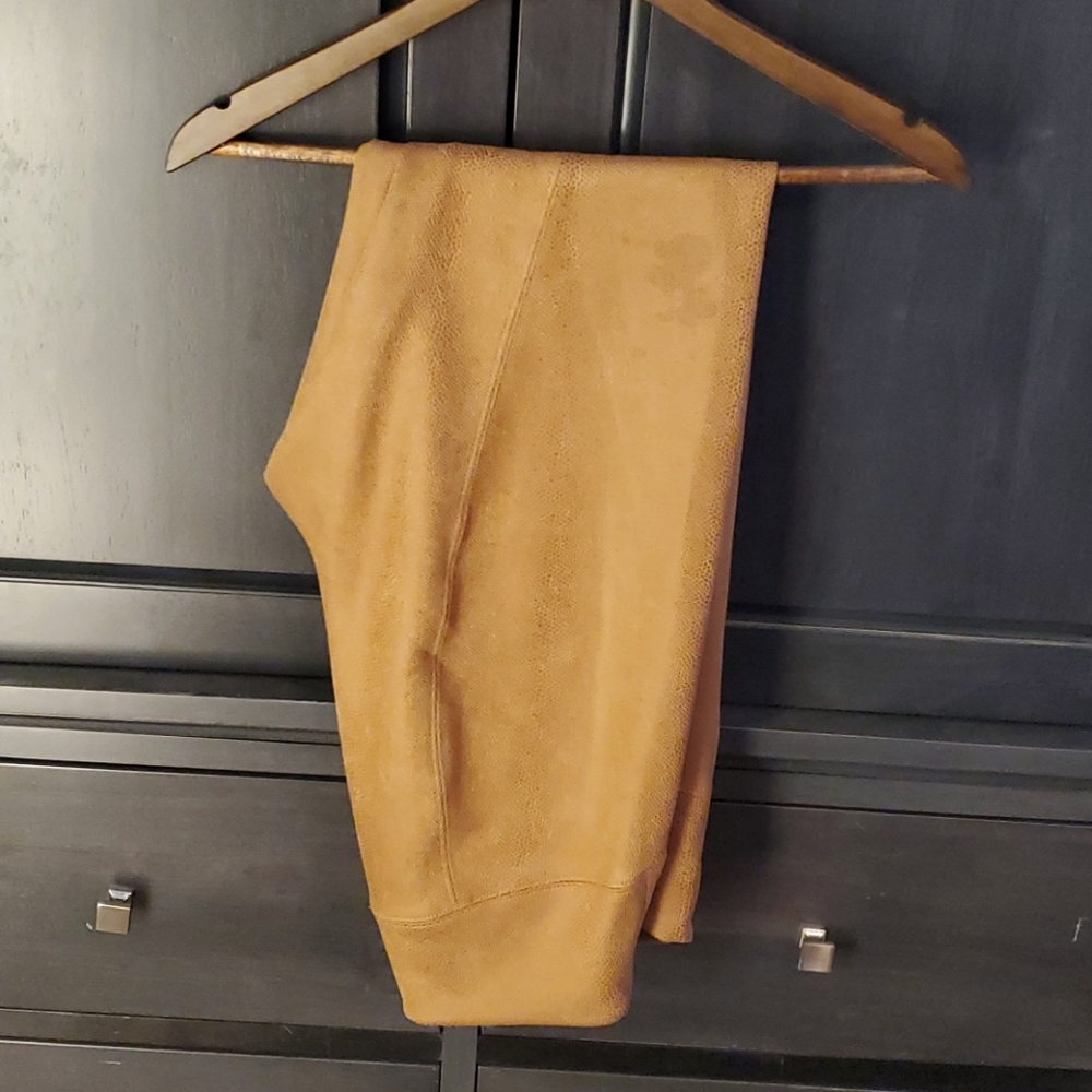 WHBM runway legging